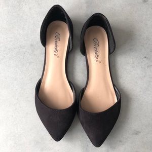 Black pointed toe ballet flats